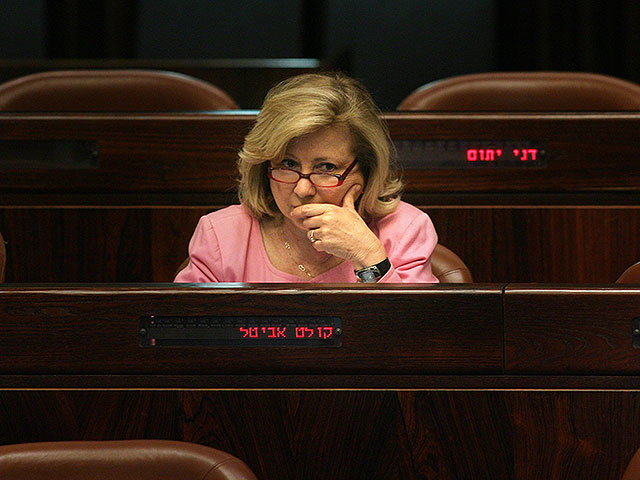 Бывшая соратница и экс-член парламента Колет Авиталь недавно сообщила в интервью газете Haaretz, что Перес однажды домогался ее