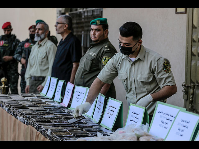 ХАМАС устроил в Газе "выставку" конфискованных наркотиков. Фоторепортаж