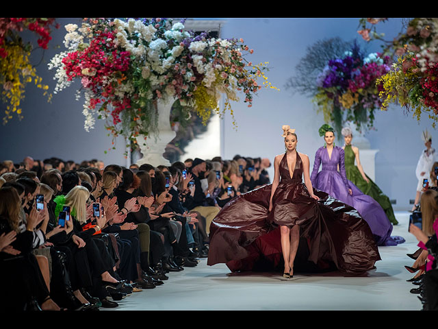 Цветы и краски Haute Couture. Фоторепортаж с показа мод в Вильнюсе