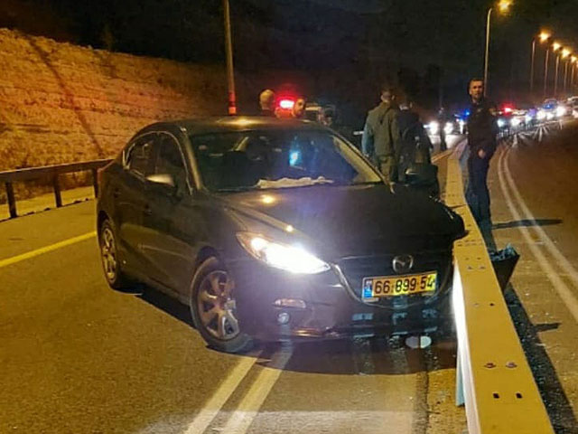 Палестинский араб попытался угнать автомобиль и сбил сотрудницу полиции