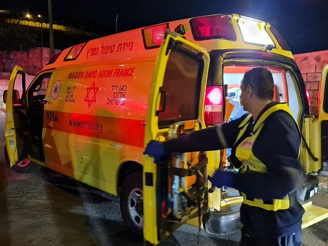 В результате вооруженного нападения в арабском квартале Иерусалима ранен мужчина, он в критическом состоянии