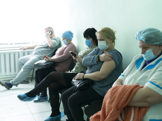 Украина: за сутки выявлено около 17000 заразившихся коронавирусом, 628 больных COVID-19 умерли