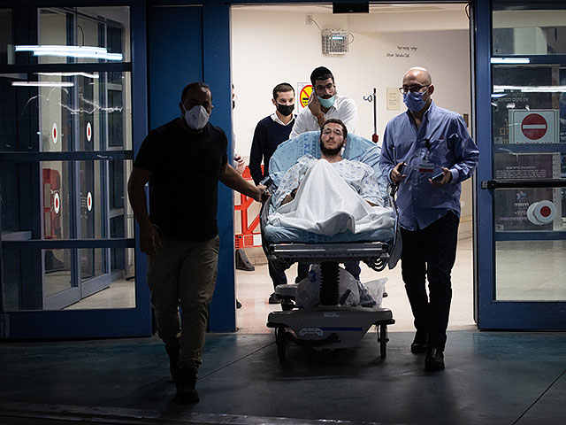 Раненый израильтянин Авраам Элимелех был доставлен в больницу "Шаарей Цедек"
