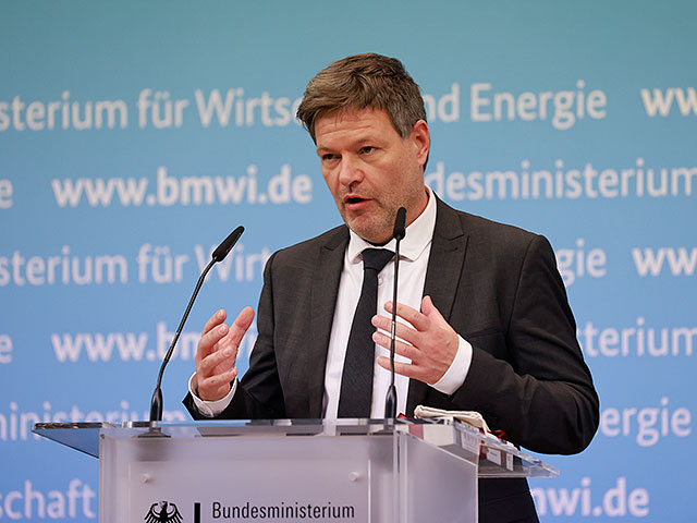 Вице-канцлер, министр экономики и экологии Германии Роберт Хабек