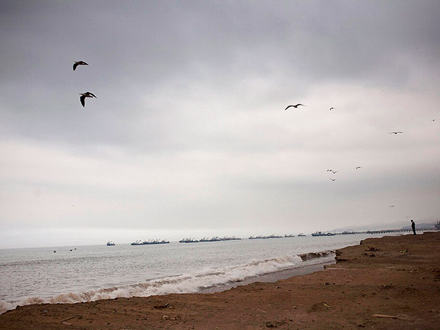 На побережье Перу два человека погибли в результате цунами
