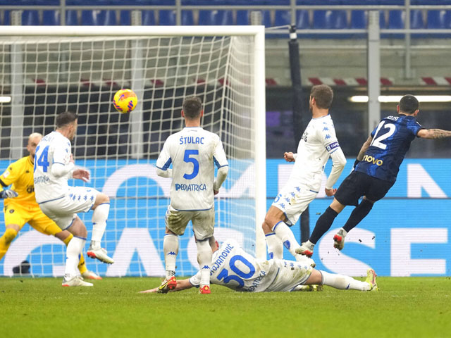 Победный гол на 104-й минуте забил вышедший на замену Стефано Сенси