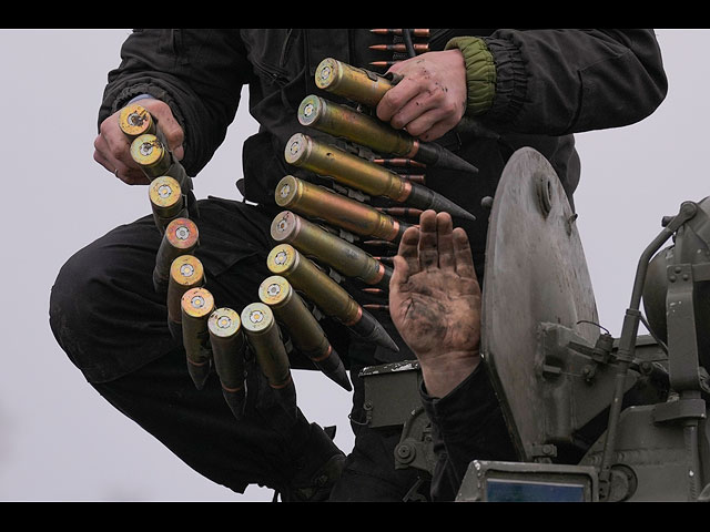 Противостояние армий на границе Украины и демонстрации протеста. Фоторепортаж