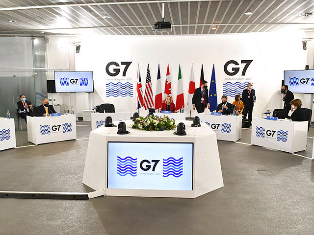 Страны G7 предупредили о "массивных и незамедлительных" последствиях для экономики РФ в случае эскалации ситуации вокруг Украины