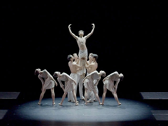 Молодежный балет Мюнхена с постановкой "Времена года"