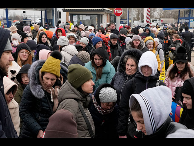 Беженцы покидают Украину. Фоторепортаж