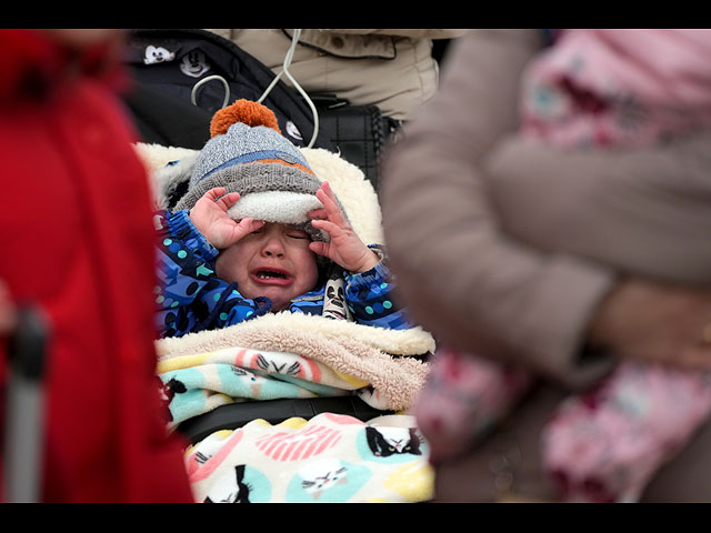 Беженцы покидают Украину. Фоторепортаж