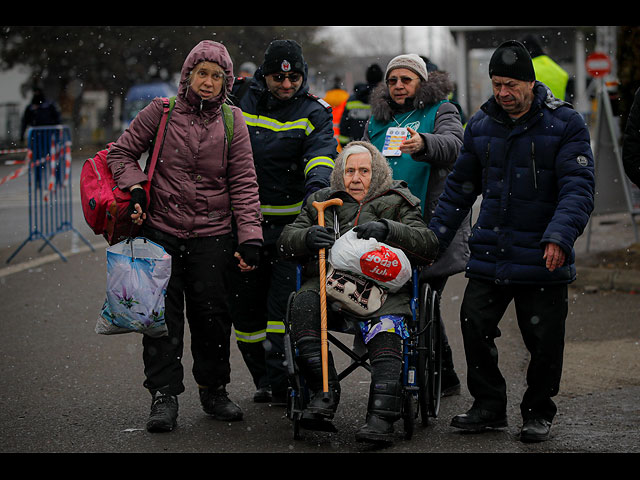 Беженцы покидают Украину. Фоторепортаж