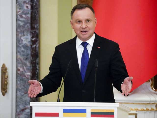 Президент Польши подписал закон о помощи беженцам из Украины