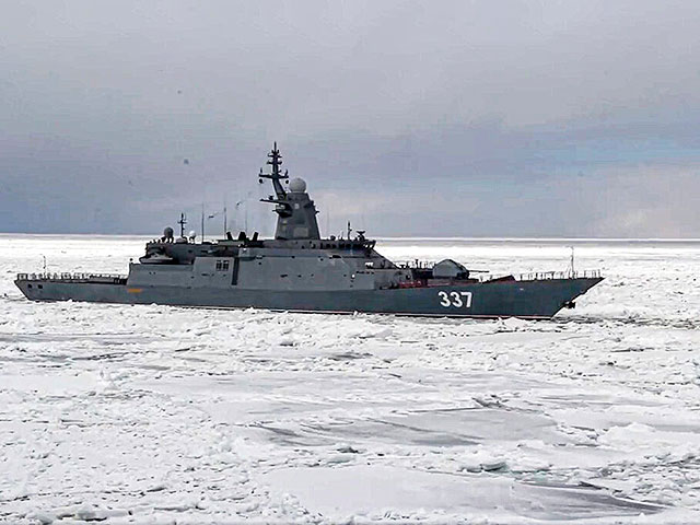У берегов Японии замечены российские подлодки и эсминцы