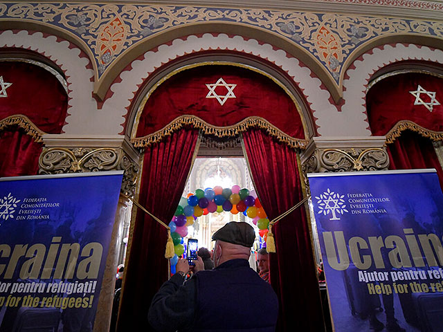 "Сохнут" открыл дополнительную горячую линию для помощи евреям Украины