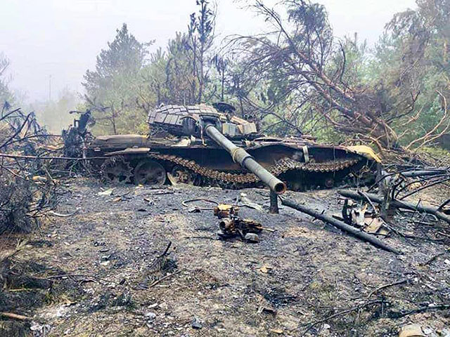 Российская военная техника, оставшаяся в полях и лесах Украины. Фоторепортаж