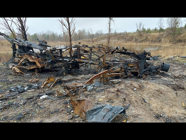 Российская военная техника, оставшаяся в полях и лесах Украины. Фоторепортаж