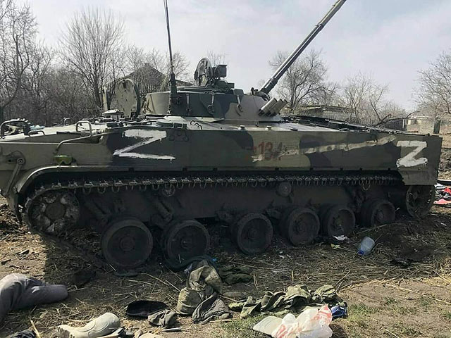 Российская военная техника, оставшаяся в полях и лесах Украины. Фоторепортаж