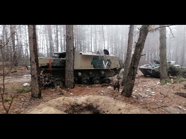 Российская военная техника, оставшаяся в полях и лесах Украины. Фоторепортаж