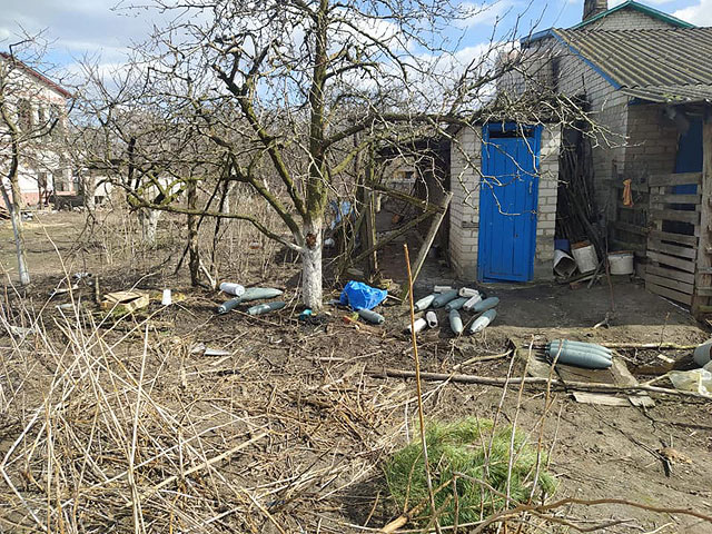 Работа саперов в зоне боевых действий на территории Украины. Фоторепортаж