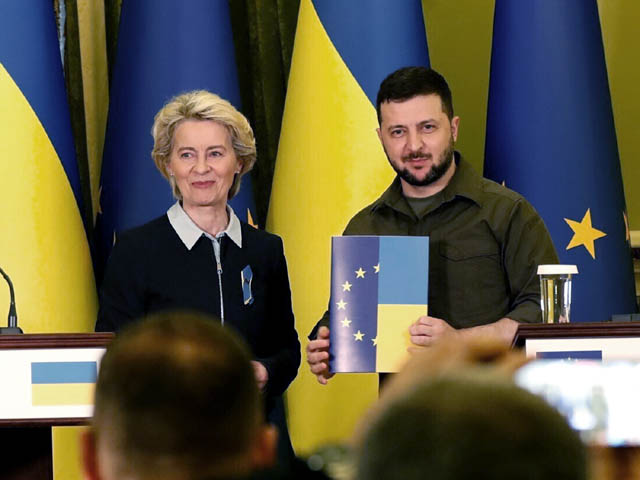 Зеленскому передан опросник, "приближающий Украину к статусу кандидата в члены ЕС"