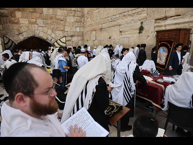 Белая молитва": благословение коэнов у Стены Плача в Иерусалиме. Фоторепортаж