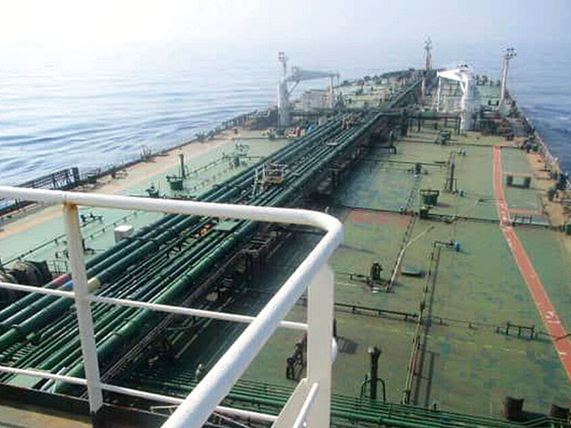 IRGC detains oil smugglers in the Persian Gulf