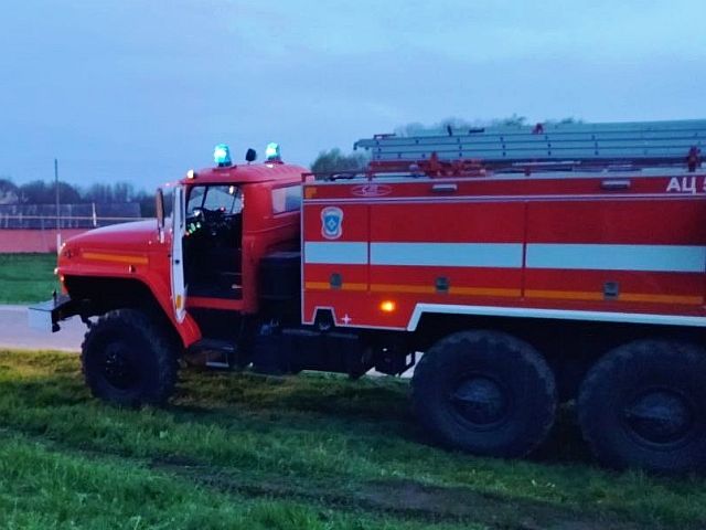 В Белгородской области, около границы с Украиной, горит склад боеприпасов