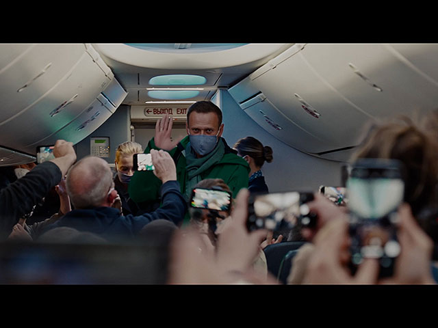 Кадр из фильма "Навальный"