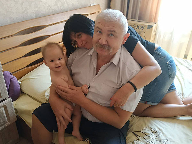 Андрей и Анжелика с внучкой