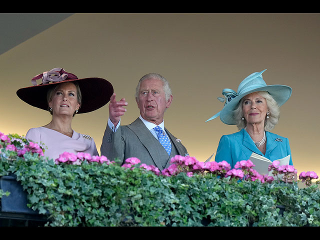 Наряды Royal Ascot 2022: символика года – украинская. Фоторепортаж