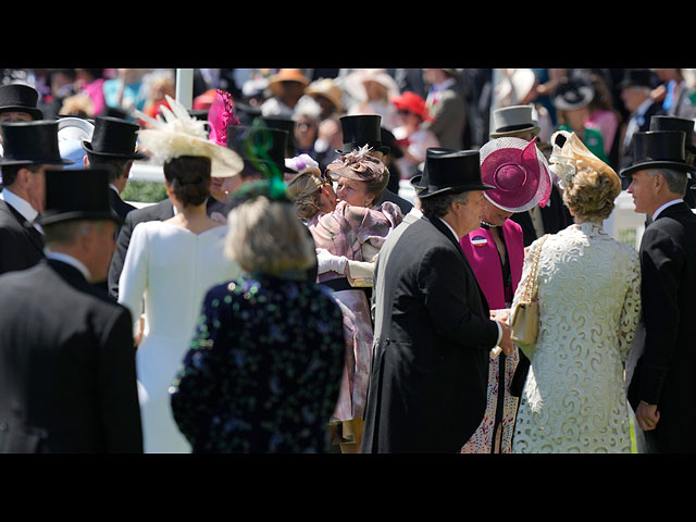 Наряды Royal Ascot 2022: символика года – украинская. Фоторепортаж