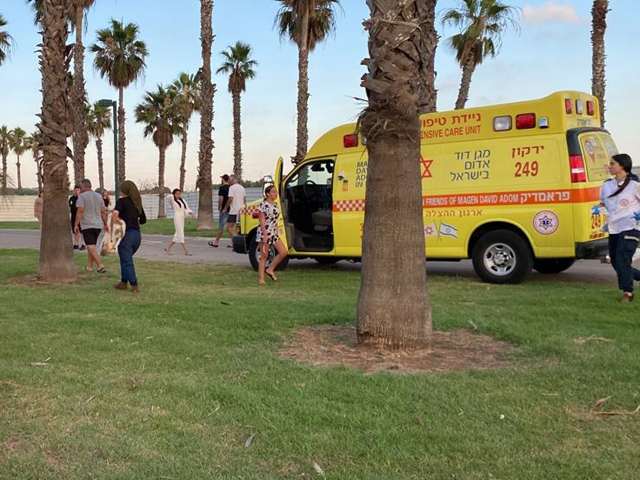 В тель-авивском парке "Даром" едва не утонул в озере 35-летний мужчина