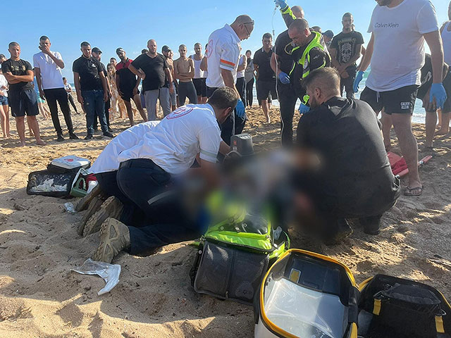 На пляже Бецет, возле Рош а-Никра, во время купания в море захлебнулся мужчина