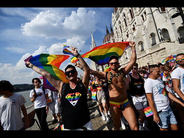 "Парад гордости" в Будапеште: самый жаркий в истории. Фоторепортаж