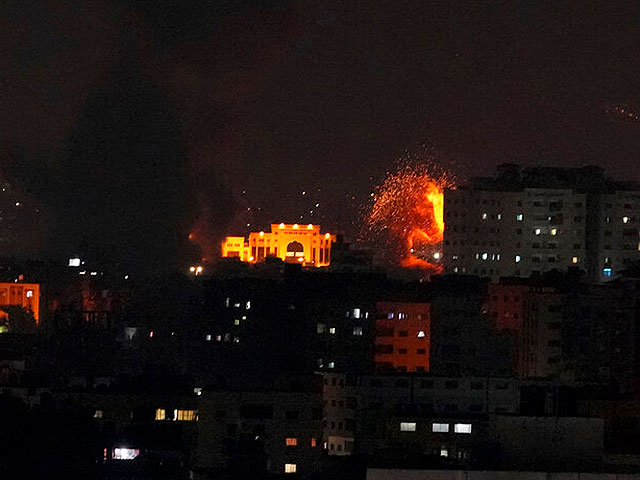ЦАХАЛ вновь атакует позиции террористов в Газе