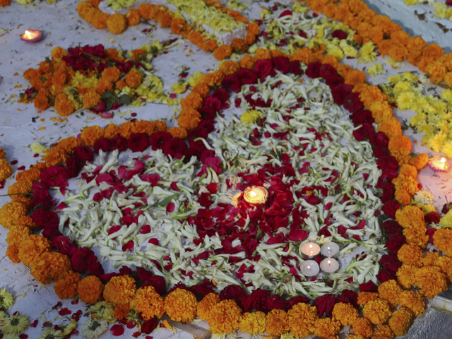 СМИ: индийские "Ромео и Джульетта" покончили с собой, приняв пестициды