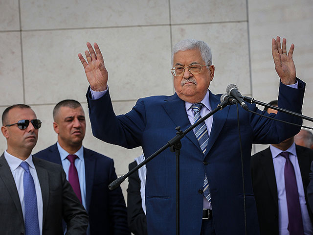 Abbas welcomed as hero in Ramallah after Holocaust scandal