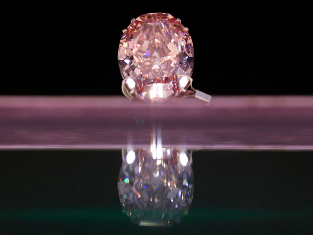 Розовый бриллиант (иллюстрация)