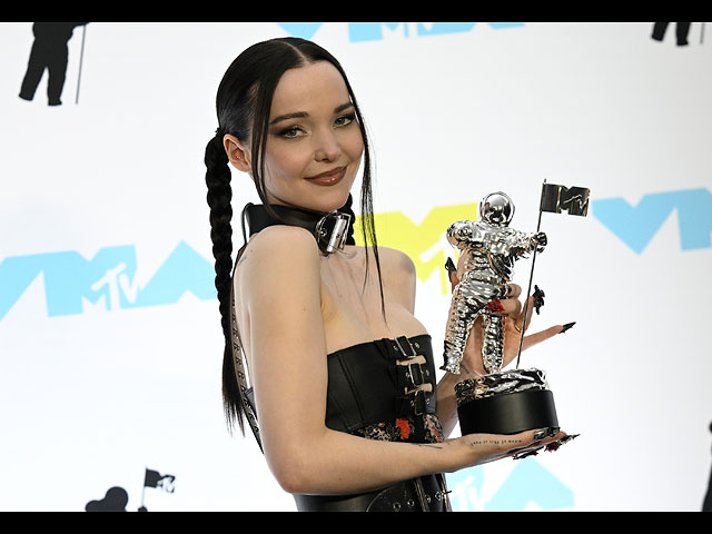 Яркие наряды на церемонии MTV Video Music Awards 2022. Фоторепортаж