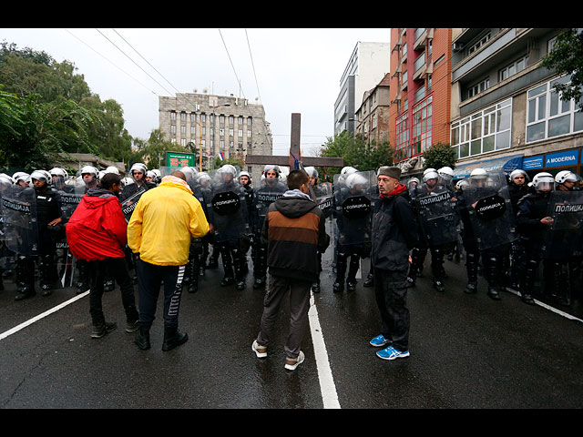 Европрайд в Белграде и столкновения протестующих с полицией. Фоторепортаж