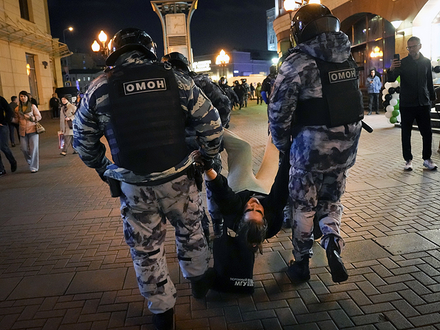 "Новая газета. Европа" сообщила о пытках активистов, задержанных в Москве