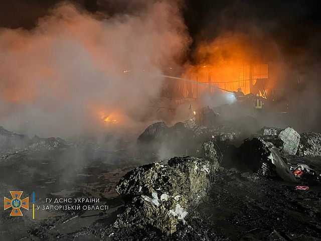 Война в Украине: ночью вновь было обстреляно Запорожье, в Сумской области погиб пожилой мужчина