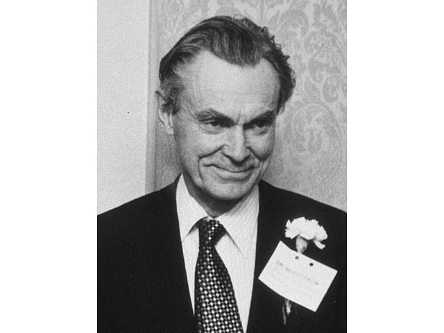Суне Бергстрём – отец Сванте Паабо, шведский биохимик, был нобелевским лауреатом по физиологии и медицине в 1982 году