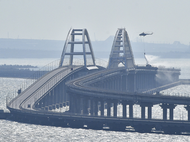 Путин издал указ об усилении мер защиты Крымского моста