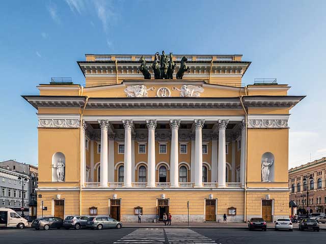 Александринский театр в Петербурге