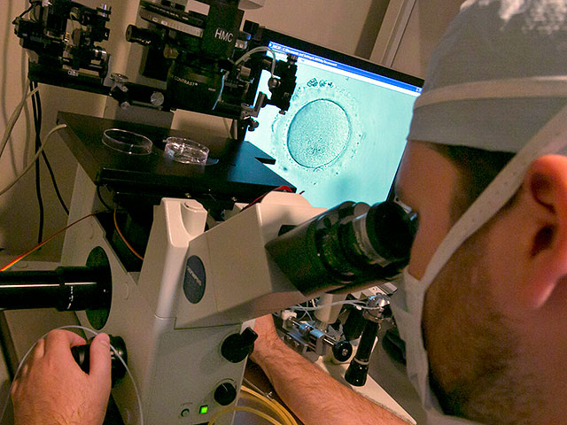 Dozens of Asuta patients insist on a comparative genetic test