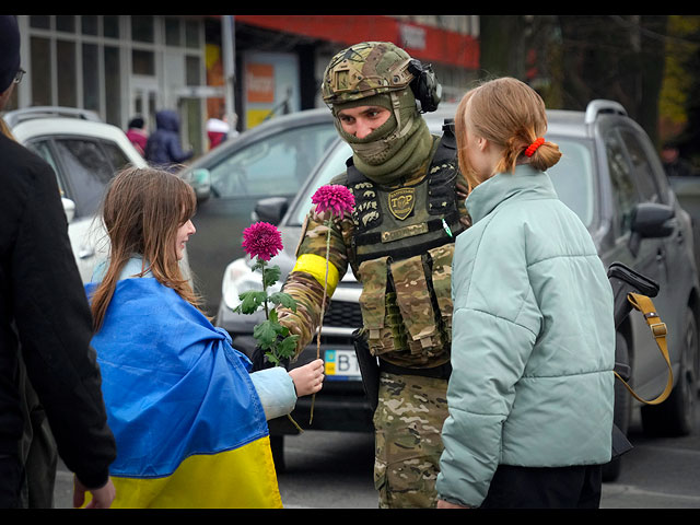 Освобожденный Херсон: коллаборационисты у "столбов позора". Фоторепортаж