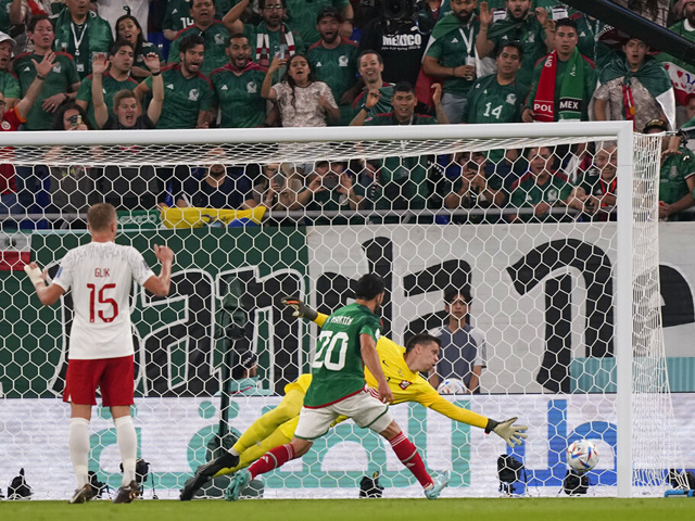 В Дохе в матче первого тура группового этапа чемпионата мира сборные Мексики и Польши сыграли вничью 0:0