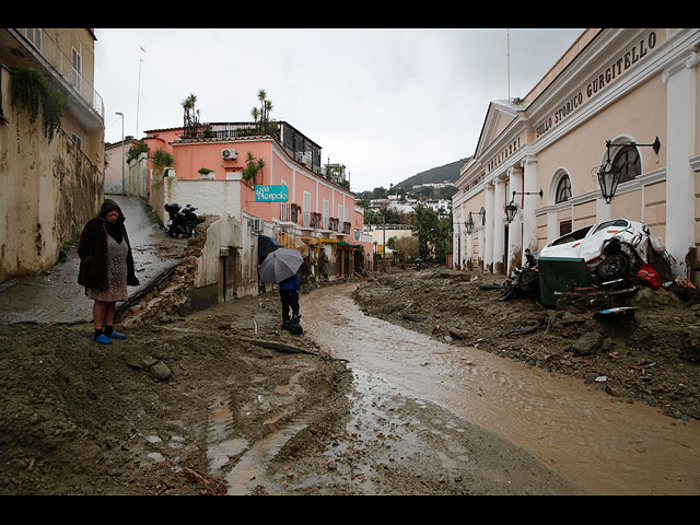Дожди, селевые потоки и оползни на острове Искья. Фоторепортаж из Италии